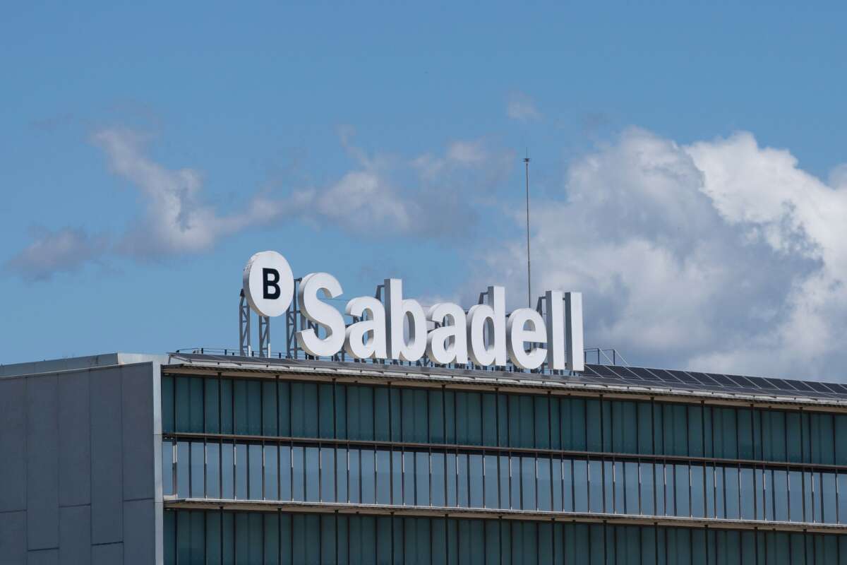 Exterior de la sede de Banco Sabadell. Foto: Europa Press.