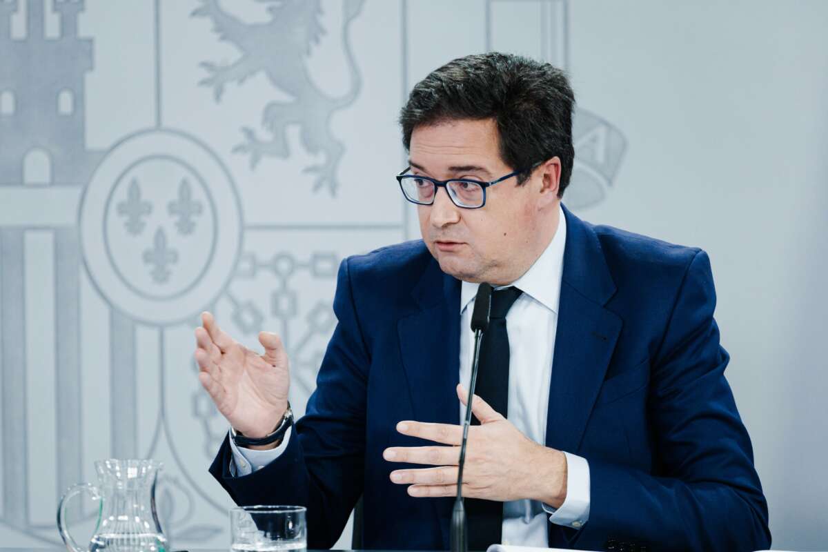 Archivo - El ministro de Transformación Digital y Función Pública, Óscar López. Funcionarios. Europa Press.