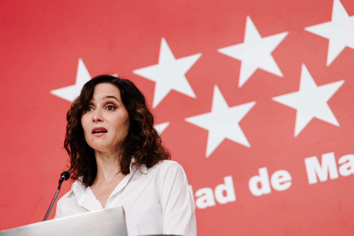 Ayuso funcionarios