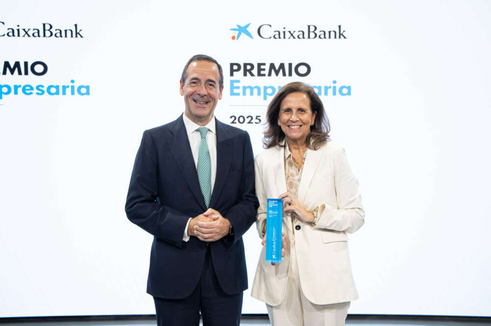 La presidenta del Grupo Osborne, Sofía Osborne, y el CEO de CaixaBank, Gonzalo Gortázar. Foto: CaixaBank.