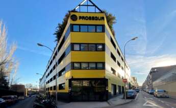 Archivo - Fachada exterior de una de las sedes de la empresa de seguridad Prosegur, Madrid (España)