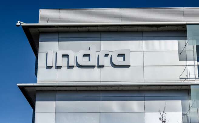 Archivo - Fachada de la sede de Indra