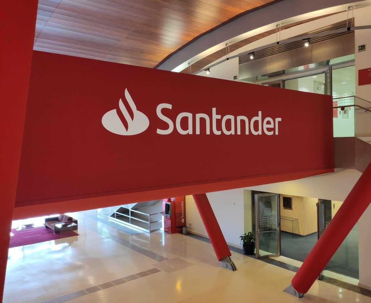 Santander formaliza el ascenso de Carlos Manzano al frente de su negocio de activos alternativos Santander formaliza el ascenso de Carlos Manzano al frente de su negocio de activos alternativos