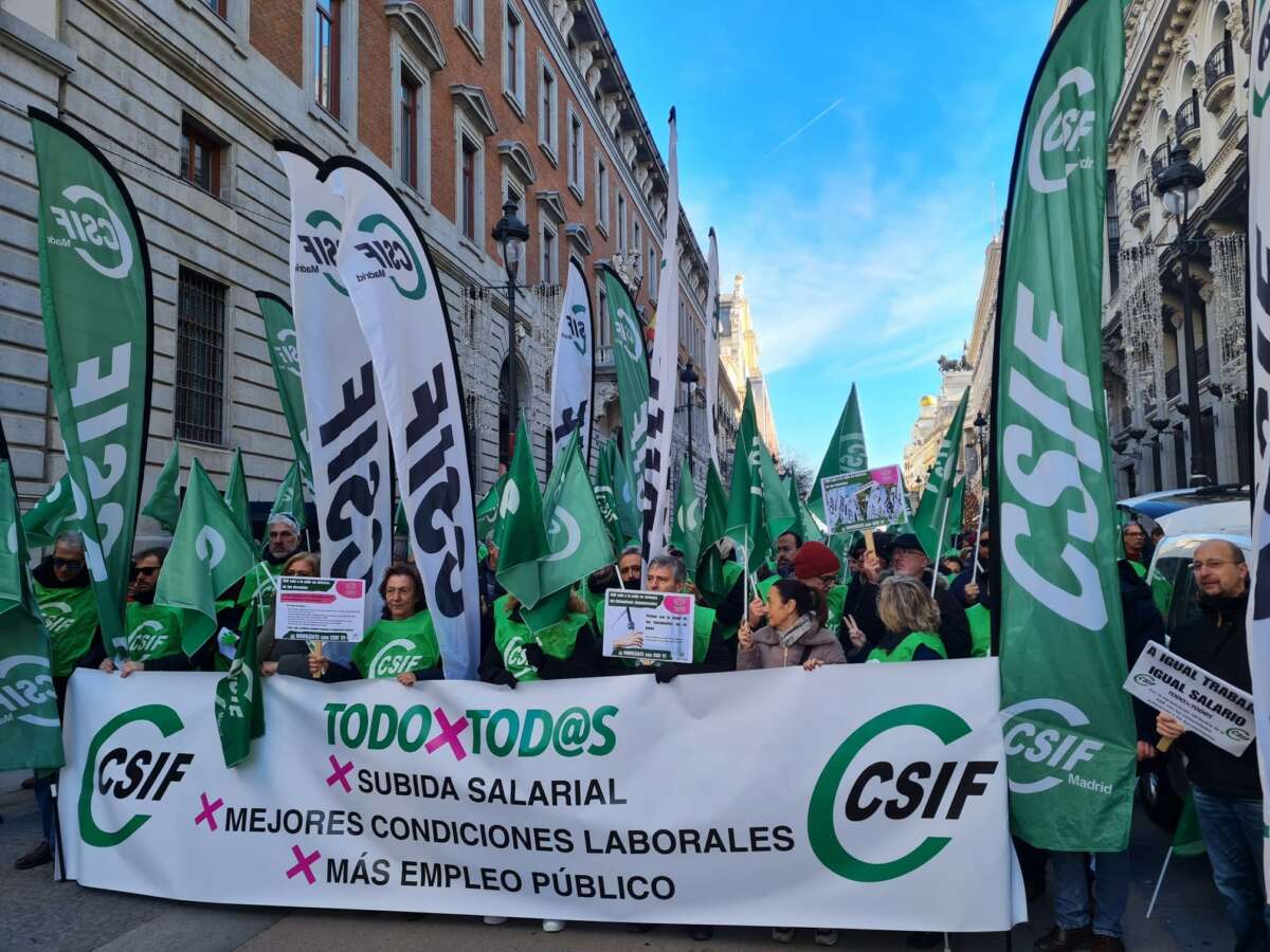 Archivo - Manifestación de CSIF por mejoras salariales.