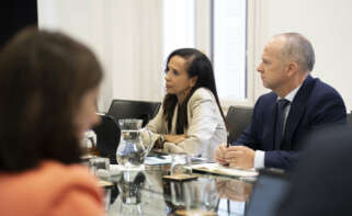 Beatriz Corredor, presidenta de Redeia (Red Eléctrica), durante la reunión del sector con la CNMC