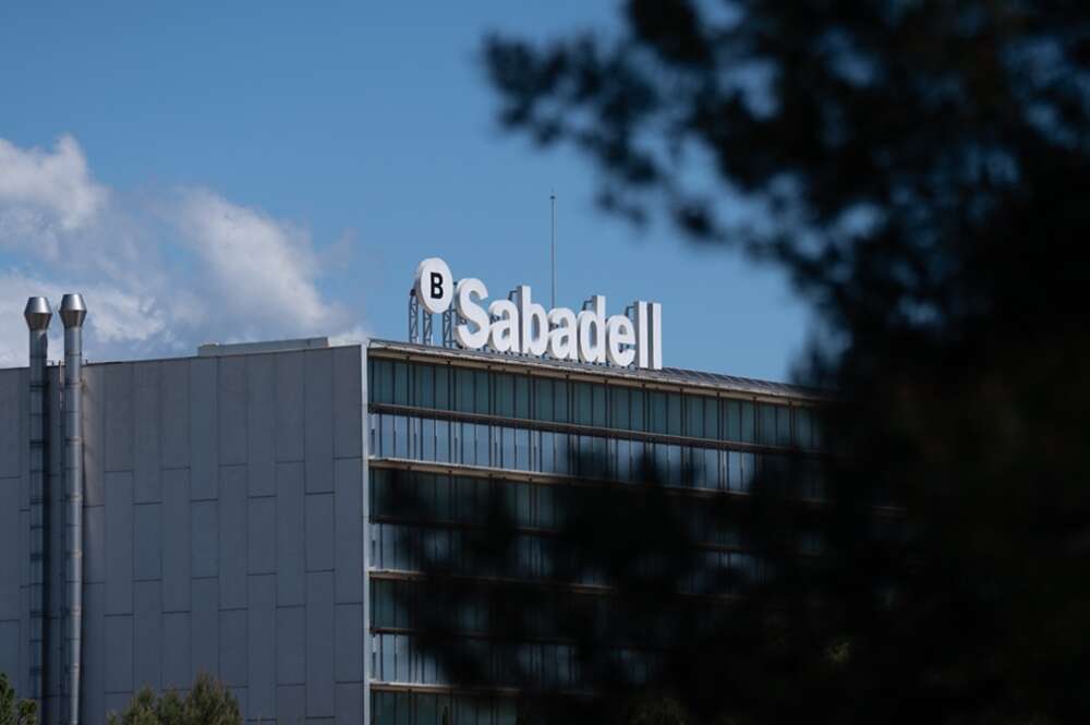 El exterior de la sede del Banco Sabadell