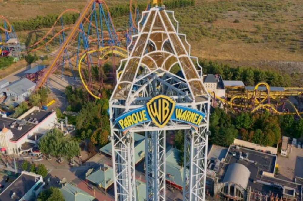 familia uria suelo parque warner