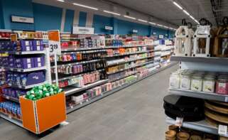 El interior de una tienda de Action