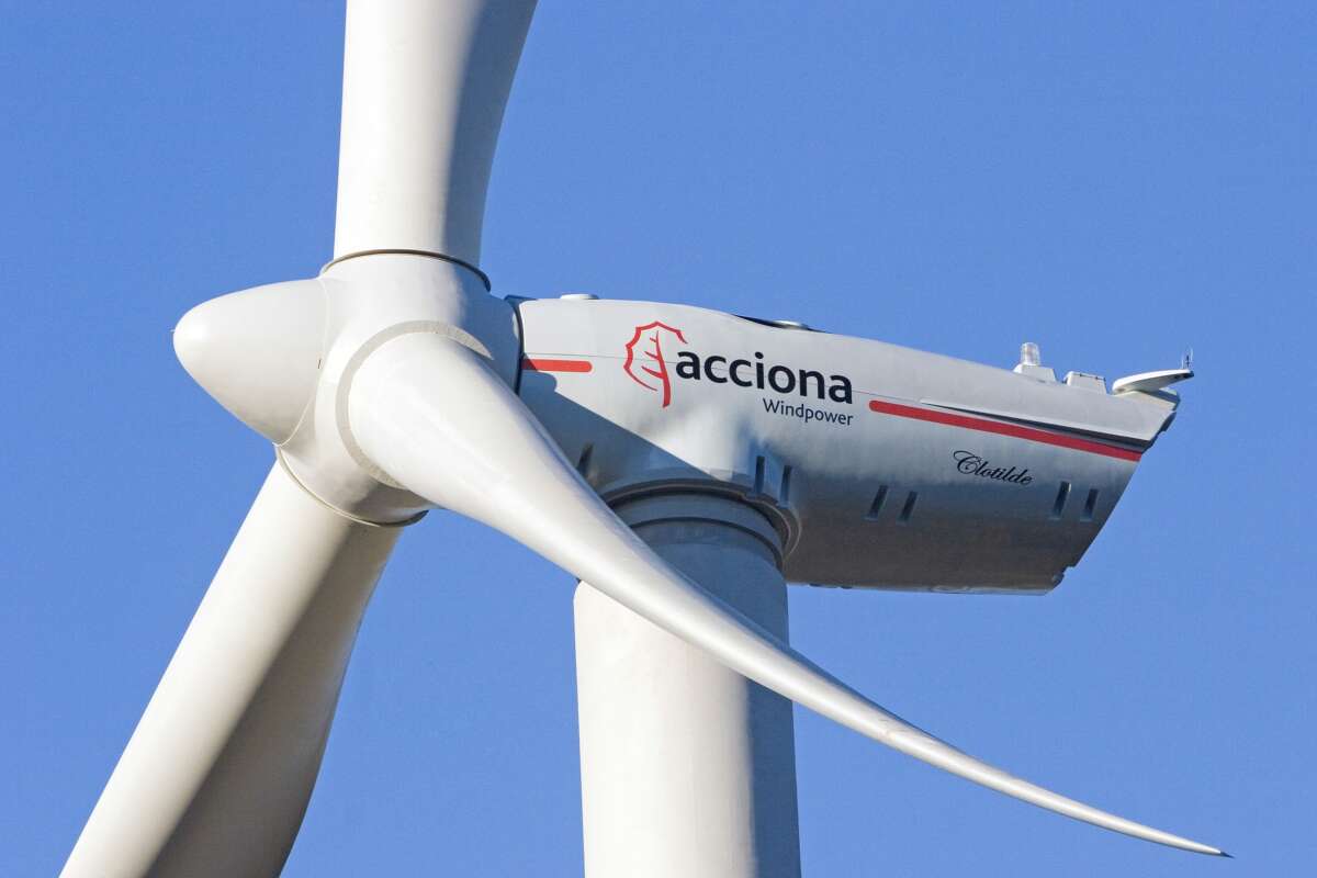 Acciona Energía mantiene su plan de vender activos renovables pese a retrasos y apunta a un año marcado por menor producción y nuevas inversiones