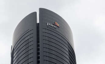 Archivo - Torre de PwC en España, en Madrid (España)