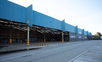 (Foto de ARCHIVO) Fachada de la planta de producción de Ebro de la Zona Franca, en Ebro Factory, a 23 de noviembre de 2024, en Barcelona, Catalunya (España). Ebro, la marca comercial de EV Motors, reactiva oficialmente la producción de vehículos en la antigua planta de Nissan en la Zona Franca de Barcelona, ahora rebautizada como Ebro Factory, con la fabricación del S700, el primer modelo del grupo, al que seguirá el S800 en las próximas semanas. Alberto Paredes / Europa Press 23 NOVIEMBRE 2024;COCHE;PRODUCCIÓN;PLANTA;PRESENTACIÓN;INAUGURACIÓN;SUV 23/11/2024