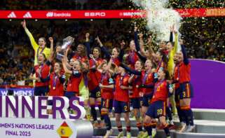 Las jugadoras de la selección española celebran el título de la Nations League Femenina. Foto: Cristina Tubilla,