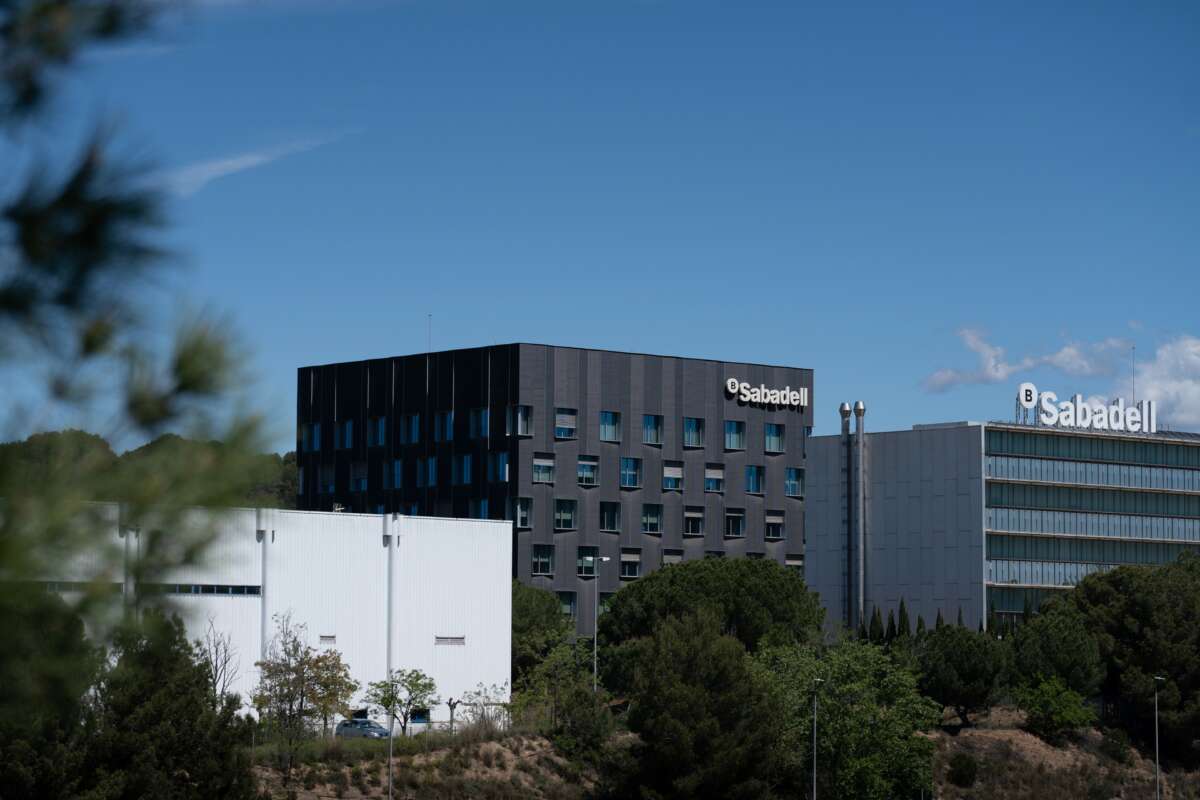 Exterior de la sede de Banco Sabadell.