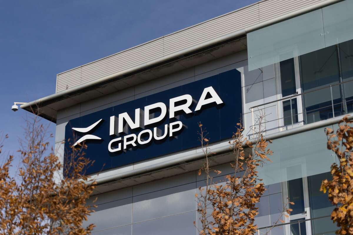 Fachada de la sede de Indra en Alcobendas, Madrid (España).