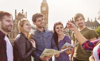 Un grupo de amigos frente al Big Ben