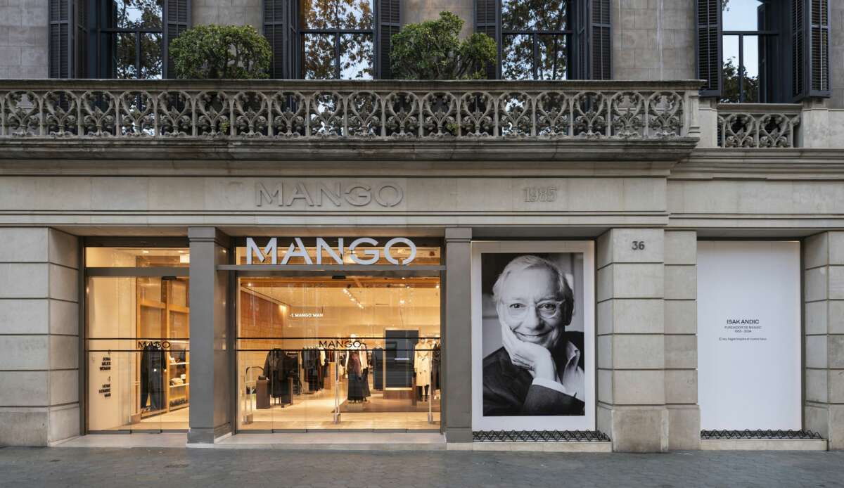 Homenaje a Isak Andic en la tienda de Mango en Barcelona. Foto: Europa Press / Mango.