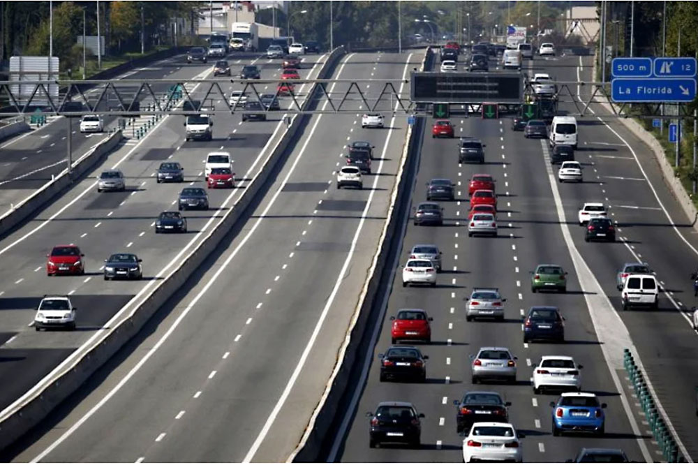 Carril bus-VAO de la A6 en Madrid.
