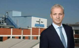 AzkoNobel anuncia un ERE en la sede de El Prat