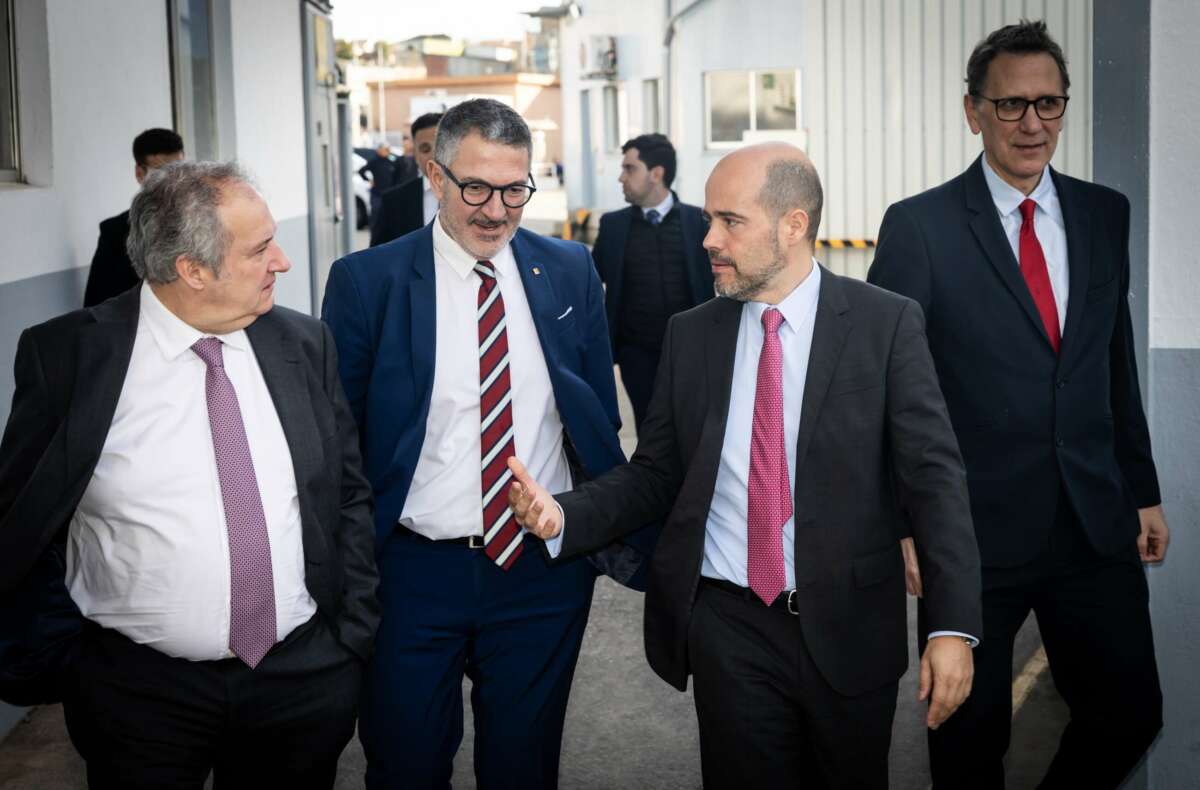 16 - 02 - 2026 / Palau Solita i Plegamans / Visita del Ministro de Industria Jordi Hereu y el Conseller d'Empresa i Treball de la Generalitat , Miquel Sàmper i Rodríguez y el CEO de La Menorquina Ivan Leal / Foto: La Menorquina