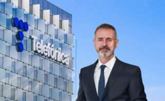 El Ayuntamiento considera que la acción promocional de Telefónica vulnera la normativa sobre el uso del espacio público y ordena la retirada inmediata de los elementos decorativos.