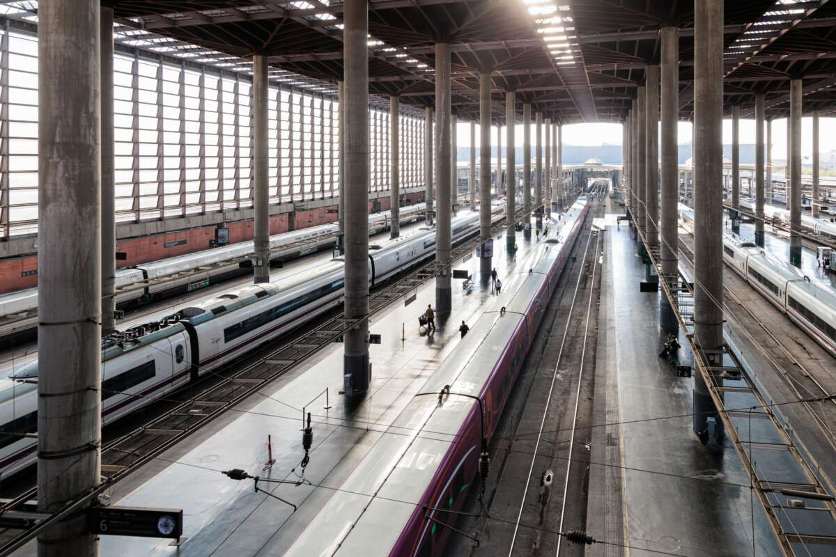 Archivo - La estación de tren de Atocha, a 21 de octubre de 2024, en Madrid (España). Renfe.