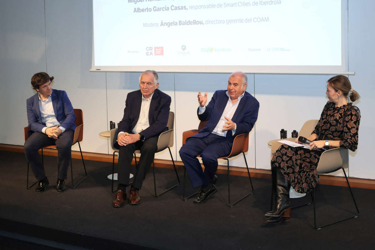 De izq a dcha: Alberto García Casas, Gerardo Seeliger, Miguel Hernández y Ángela Baldellou. Economía Digital en el Foro Madrid, capital global