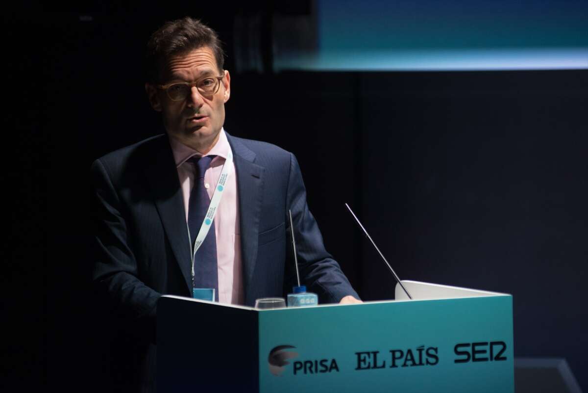 (Foto de ARCHIVO) El presidente de Prisa, Joseph Oughourlian, durante la apertura del evento 'World in Progress' de Grupo Prisa, a 14 de octubre de 2024, en Barcelona, Cataluña (España). La primera edición de estas jornadas se celebra los días 14 y 15 de octubre y en ella intervienen líderes políticos y expertos internacionales de primer orden en materia económica, sociológica, filosófica y periodística. Se trata de un foro que se centra en los retos de la globalización que afrontan todos los países en estos primeros años del siglo XXI. Alberto Paredes / Europa Press 14 OCTUBRE 2024;PRISA;SER;ELPAÍS;FORO;INTERNACIONAL;ESPAÑA 14/10/2024