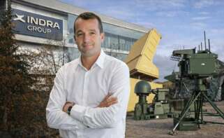 Indra y Ángel Escribano en un montaje generado por IA