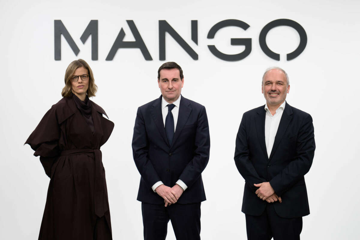 La directora financiera, Margarita Salvans; el CEO de Mango, Toni Ruiz, y el director de Expansión y Franquicias, Daniel López. Foto: Mango.
