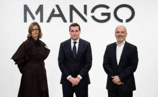 La directora financiera, Margarita Salvans; el CEO de Mango, Toni Ruiz, y el director de Expansión y Franquicias, Daniel López. Foto: Mango.