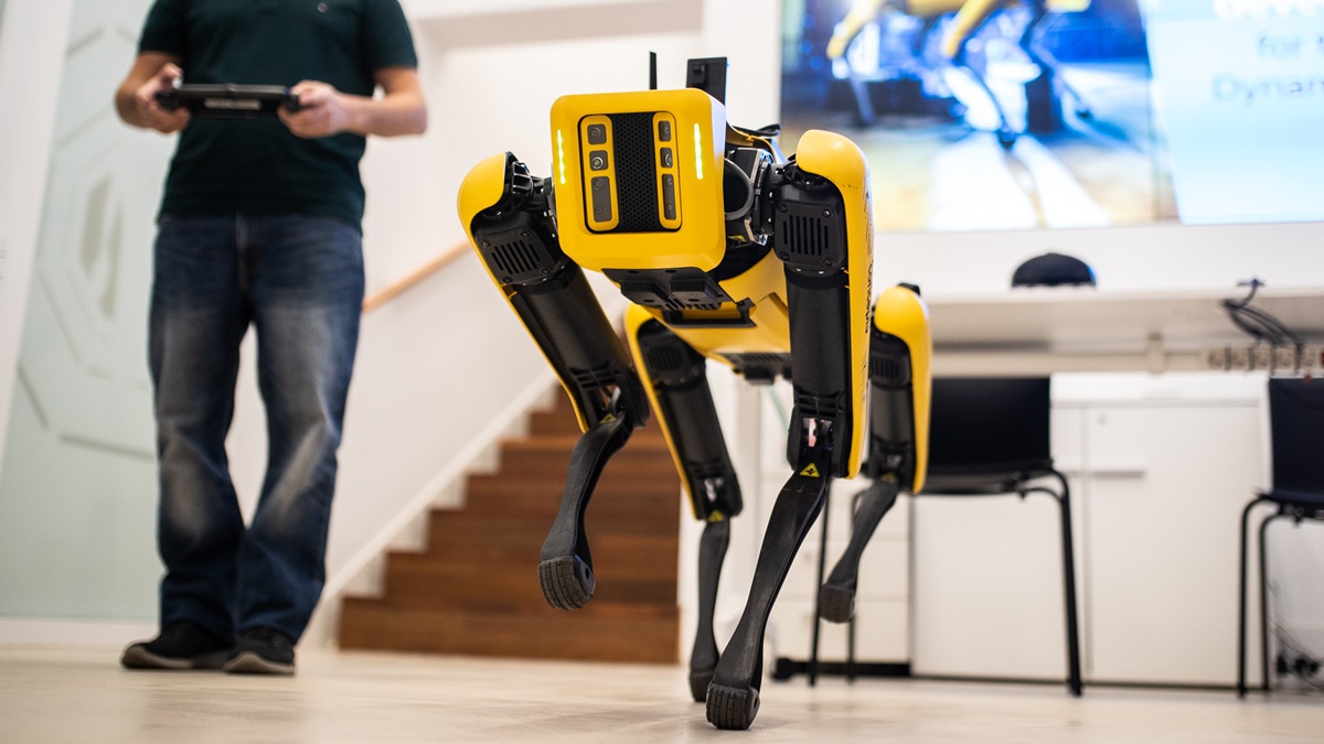 Perros robot con IA sustituyen a vigilantes en centros de datos de grandes tecnológicas Perros robot con IA sustituyen a vigilantes en centros de datos de grandes tecnológicas