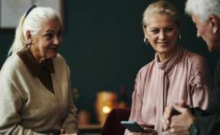 Personas mayores. Foto de 123RF/dragonimages