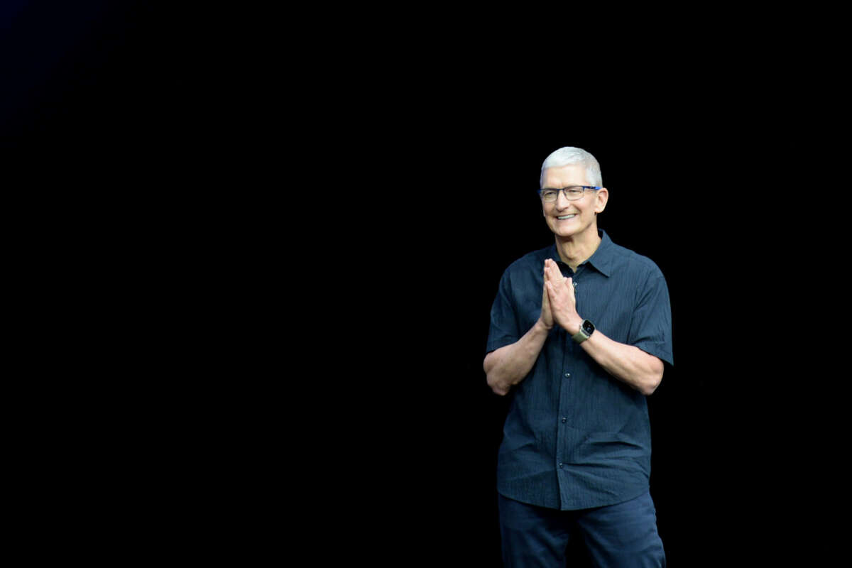Tim Cook, Apple
