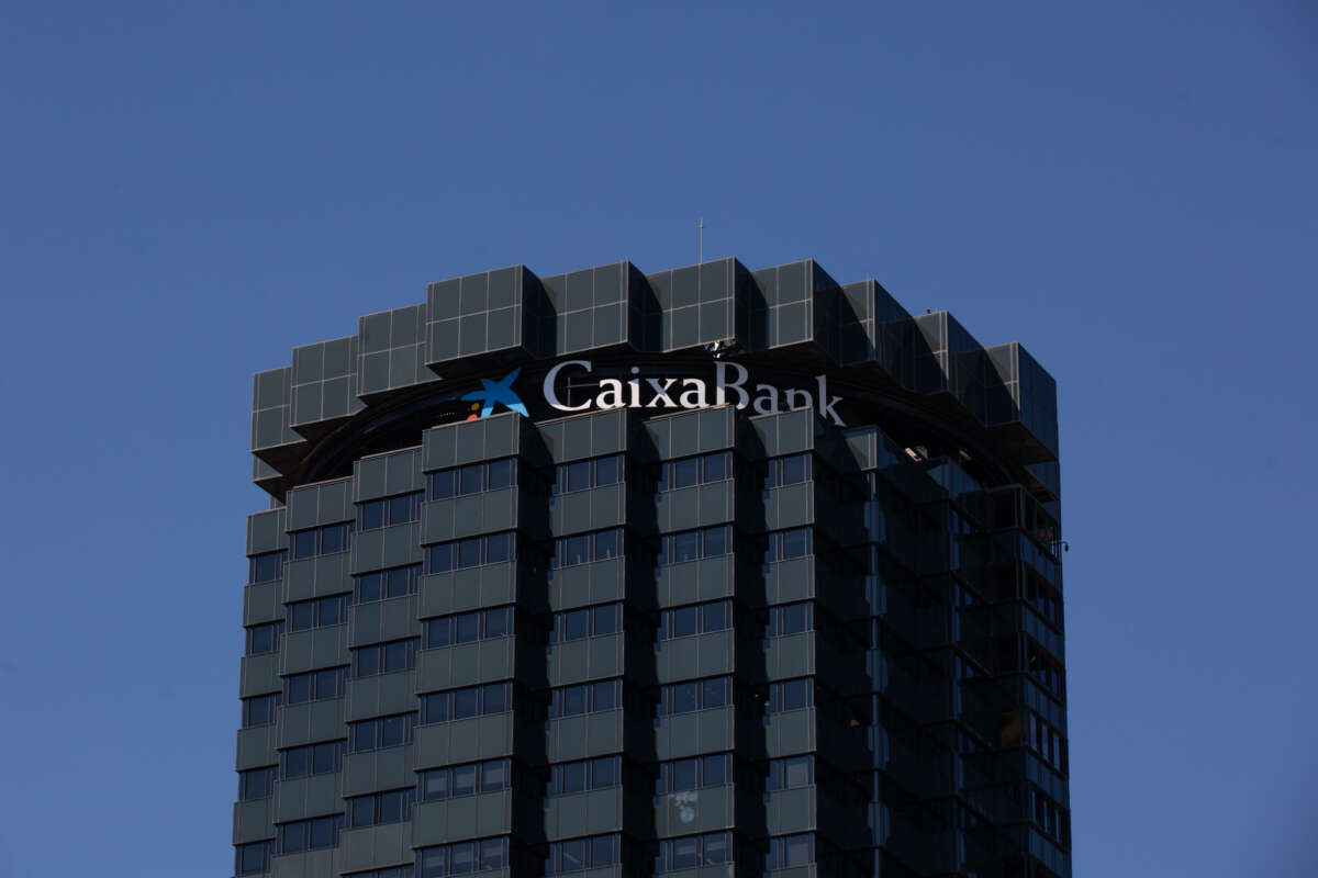 Fachada de la sede de CaixaBank en la Avenida Diagonal de Barcelona. Foto: Europa Press.