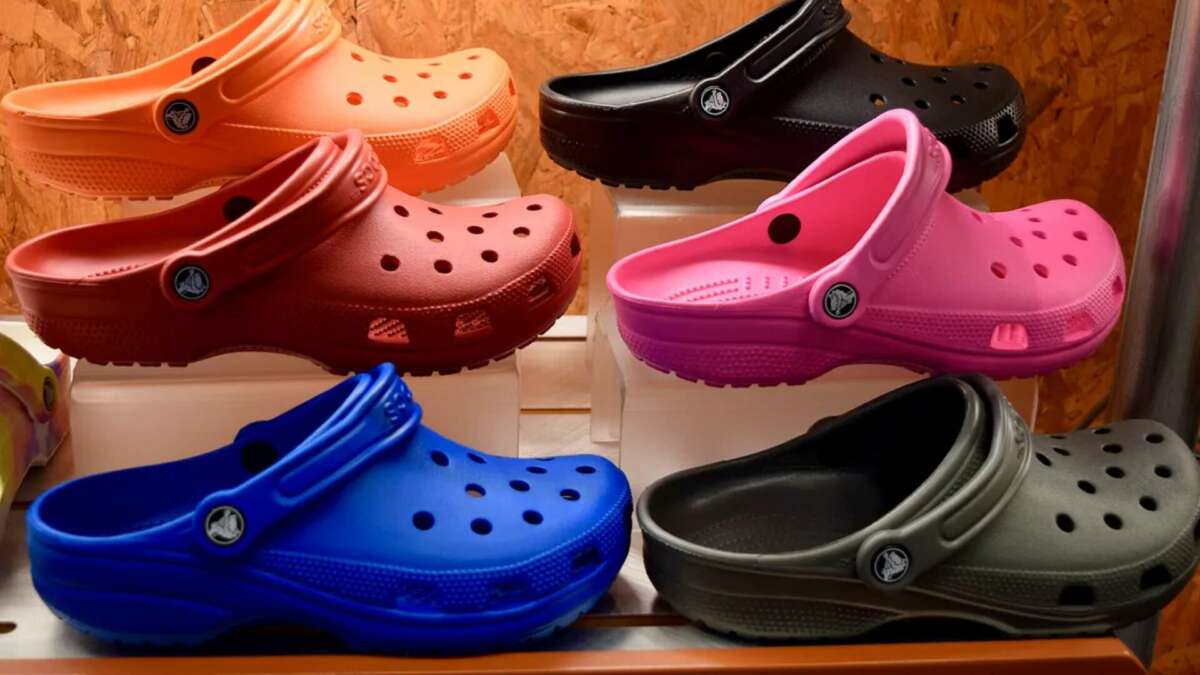 La justicia europea anula la exclusividad del diseño de las crocs y abre la puerta a una mayor competencia en el mercado del calzado