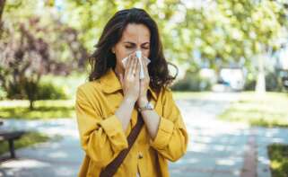 Una persona con alergia en primavera. Foto: Servimedia.