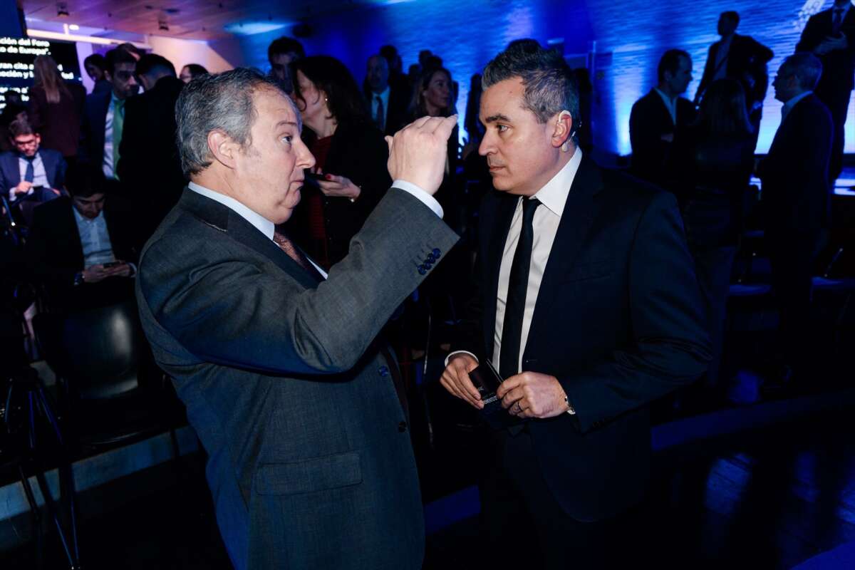 Josep María Recasens (d), y el ministro de Industria y Turismo, Jordi Hereu (i), durante el VI edición del Foro ANFAC, en Casa América, a 19 de febrero de 2026, en Madrid (España).Carlos Luján / Europa Press