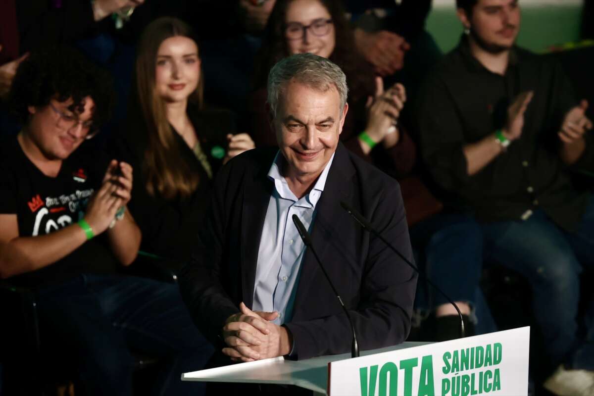 El expresidente del Gobierno José Luis Rodríguez Zapatero, durante su intervención en el mitin. A 14 de mayo de 2026, en Cádiz (Andalucía, España).Nacho Frade / Europa Press