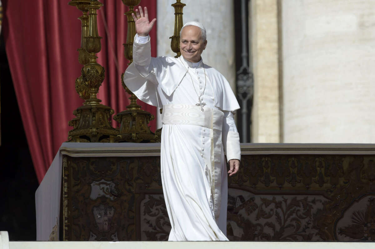 El Papa León XIV durante la canonización de Carlo Acutis, en la Plaza de San Pedro del Vaticano. Foto: Stefano Spaziani / Europa Press