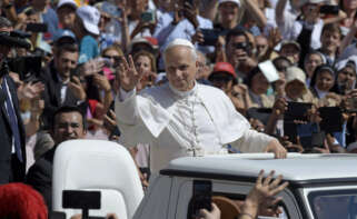 El Papa León XIV durante la canonización de Carlo Acutis, en la Plaza de San Pedro del Vaticano. Foto: Stefano Spaziani / Europa Press