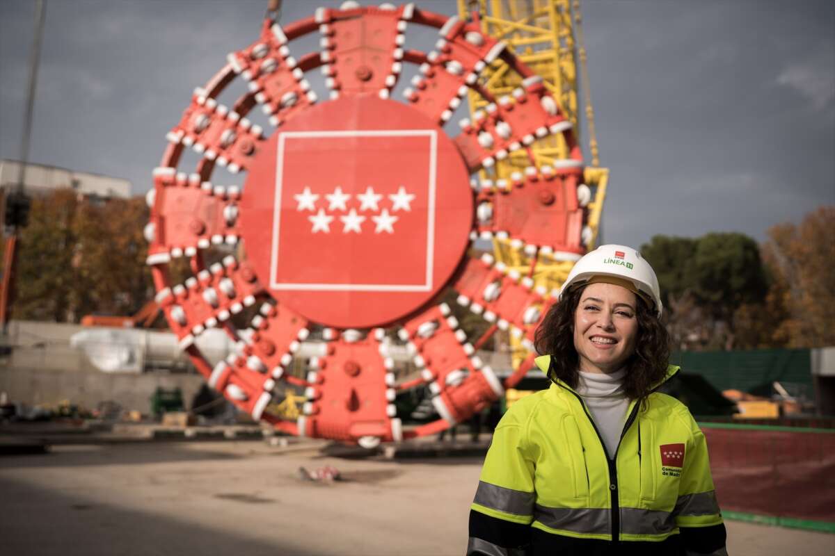 Isabel Díaz Ayuso en las obras de la Línea 11 de Metro de Madrid