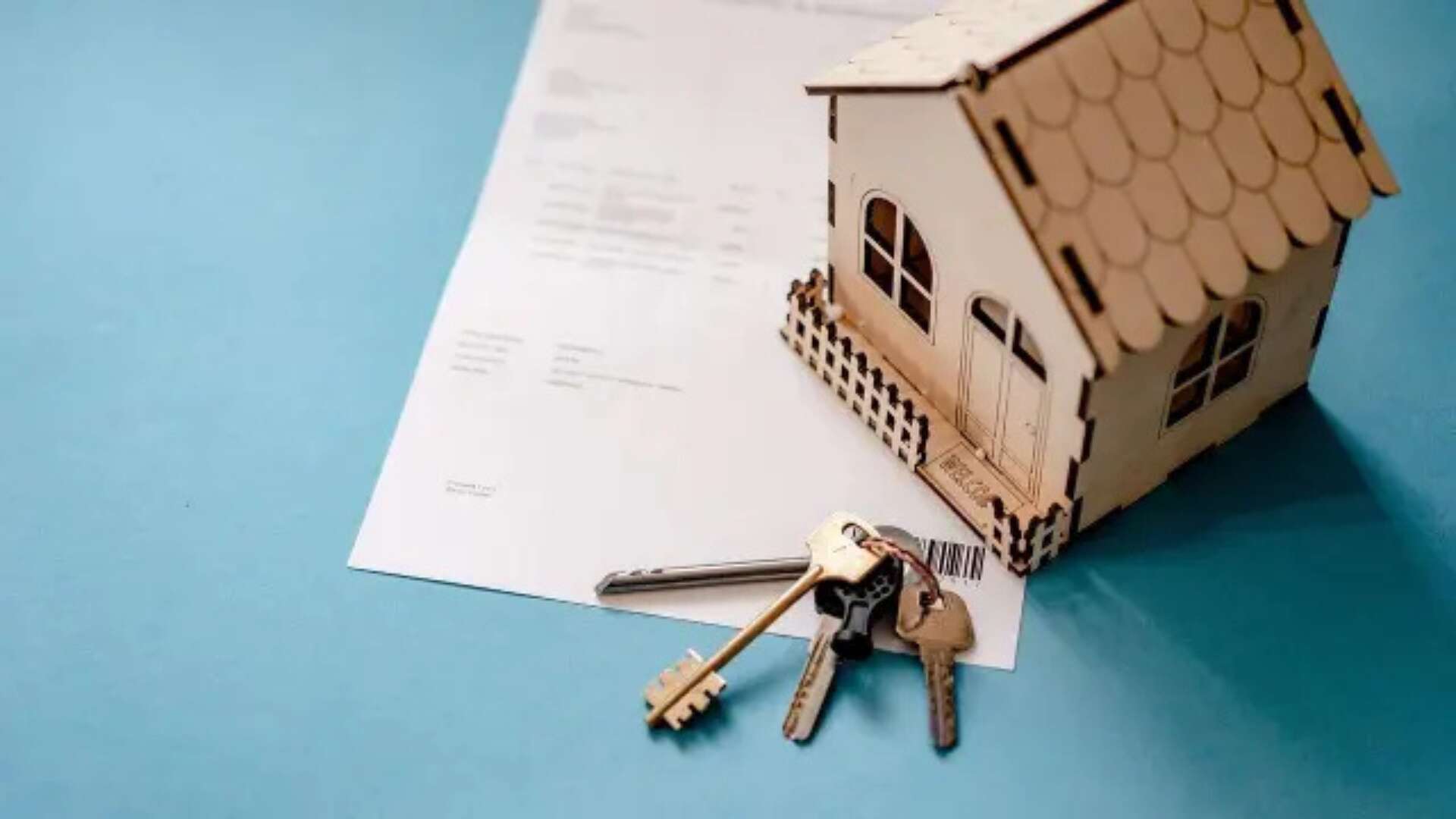 La dificultad de acceso a la vivienda en España ha impulsado nuevas fórmulas de apoyo público, entre ellas los avales, que buscan reducir la barrera económica de entrada a la compra, especialmente entre los jóvenes