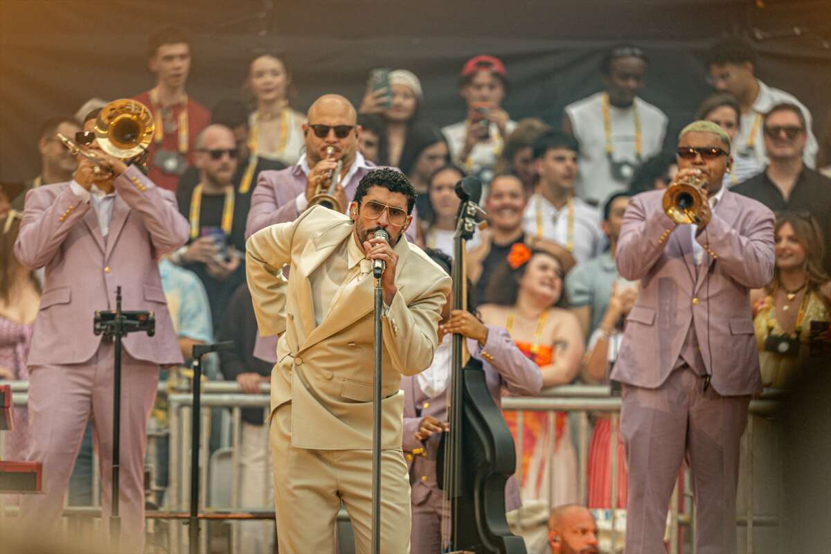 El cantante Bad Bunny actúa durante un concierto, en el Riyadh Air Metropolitano. Foto: Ricardo Rubio / Europa Press