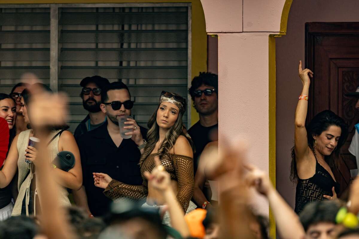 (Foto de ARCHIVO)
Un grupo de fans durante un concierto del cantante Bad Bunny, en el Riyadh Air Metropolitano, a 30 de mayo de 2026, en Madrid (España). El artista puertorriqueño ofrecerá en la capital diez conciertos entre el 30 de mayo y el 15 de junio dentro de su gira ‘DeBÍ TiRAR MáS FOToS World Tour’.
Ricardo Rubio / Europa Press
30 MAYO 2026;CONCIERTO;MÚSICA;MÚSICO;CANTANTE;PUERTO RICO;PUERTORRIQUEÑO;DTMF;GIRA;WORLD TOUR
30/5/2026
