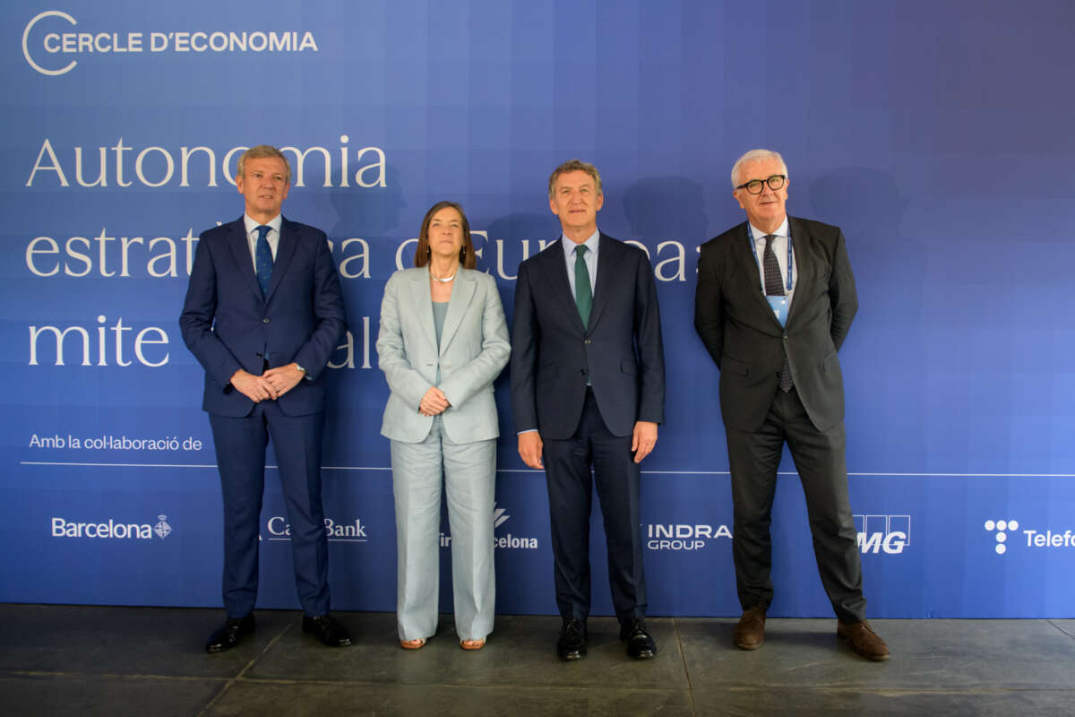 El presidente de Galicia, Alfonso Rueda; la presidenta del Cercle d'Economia, Teresa García-Milà; el presidente del Partido Popular, Alberto Núñez Feijóo; y el director general del Cercle d'Economia, Miquel Nadal. Foto: Cercle d'Economia.