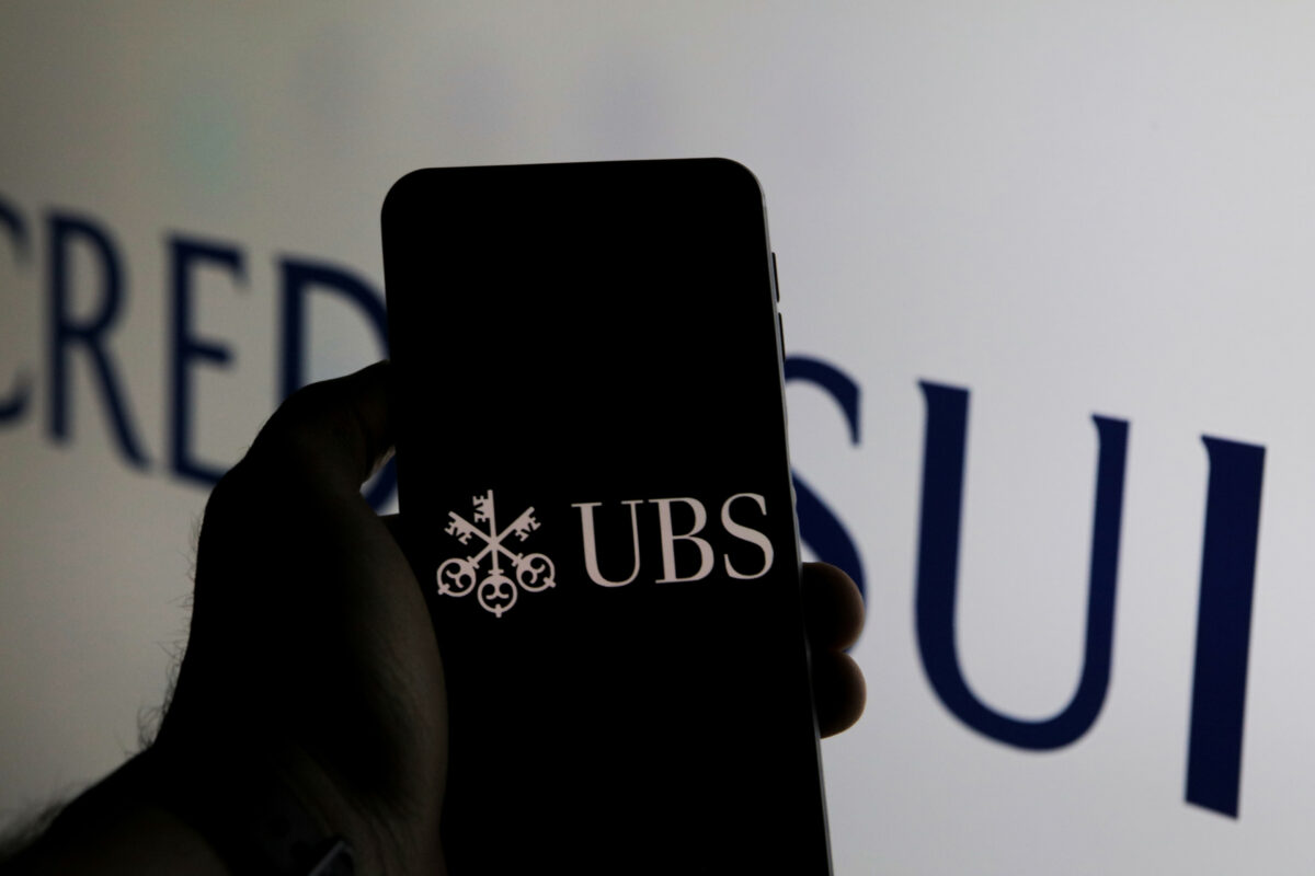 El banco suizo UBS vuelve a mover ficha en Indra y baja su participación a menos del 3%