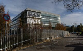 Archivo - Fachada de la sede de Indra, a 25 de noviembre de 2025, en Alcobendas, Madrid (España).