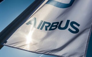 Archivo - Imagen de bandera de Airbus.