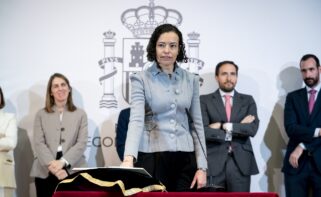 (Foto de ARCHIVO) Carla Diaz Álvarez de Toledo (c) toma su cargo como directora general del Tesoro y Política Financiera. El ministro de Economía, Comercio y Empresa, Carlos Cuerpo, ha presidido el acto de toma de posesión de altos cargos de su Departamento, en la sede del Ministerio, a 19 de febrero de 2024, en Madrid (España). Carlos Cuerpo presenta a los altos cargos de su equipo después de estar en el cargo desde diciembre del año pasado, 2023 para sustituir en el puesto a Nadia Calviño. A. Pérez Meca / Europa Press 19 FEBRERO 2024;CARLOS CUERPO;ECONOMÍA;COMERCIO;EMPRESA;ALTOS CARGOS;MADRID 19/2/2024