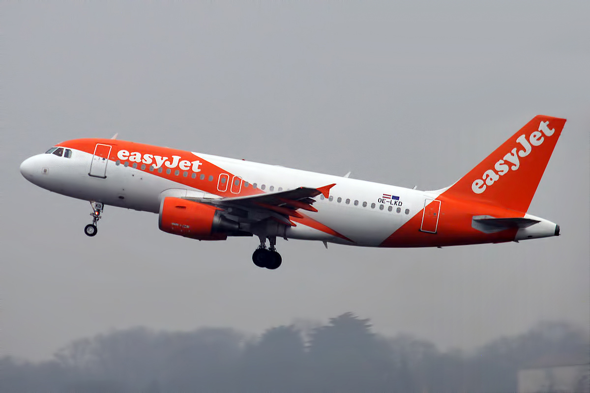 easyJet hunde un 70% su beneficio por el combustible y el impacto del conflicto en Oriente Próximo